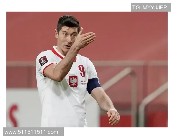 足球巨星因场上冲突遭遇长时间禁赛震动足坛引发热议