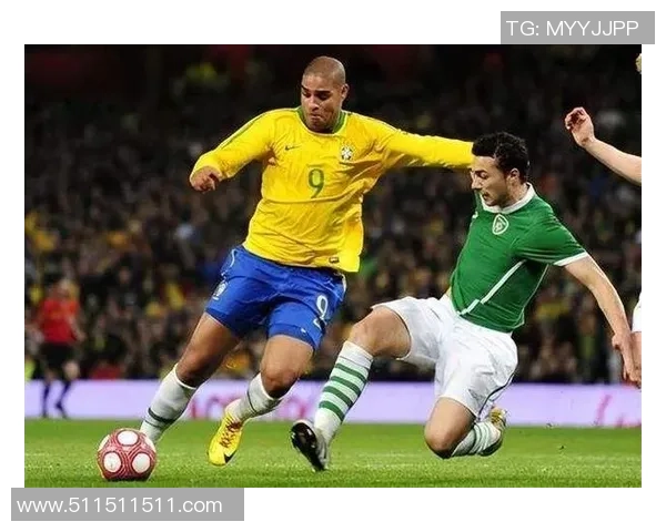 足球历史上第一重炮球星是谁 引领世界足坛强力射门的传奇人物